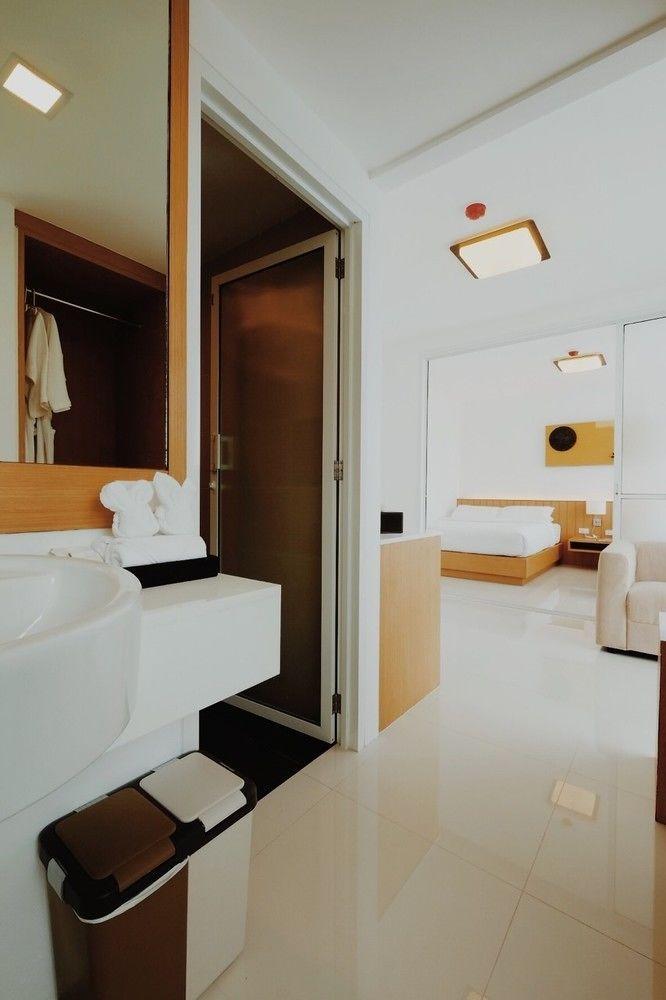 Modern Thai Suites Пхукет Экстерьер фото
