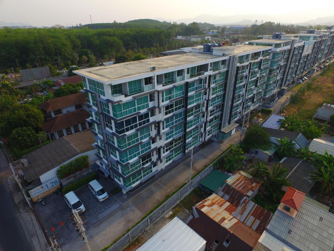 Modern Thai Suites Пхукет Экстерьер фото
